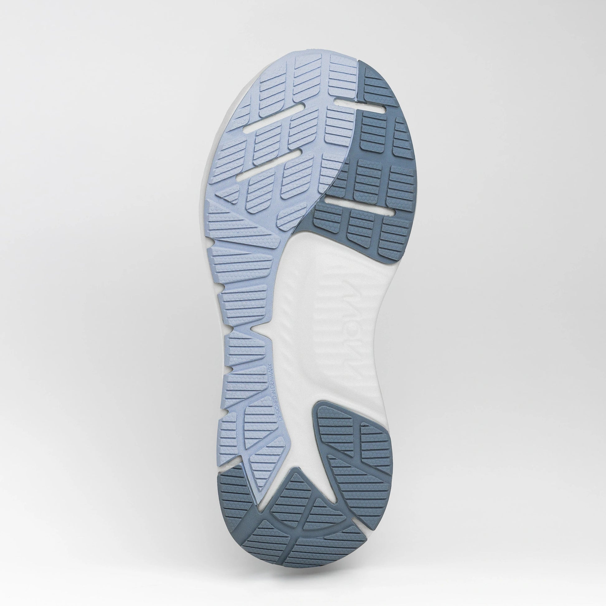 Close-up of NOSTARA Women's Cloudy sole, white textured design